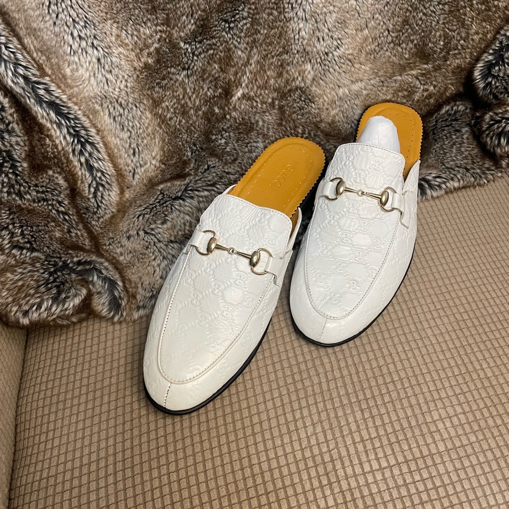 Gucci horse bit white leather logo slides
